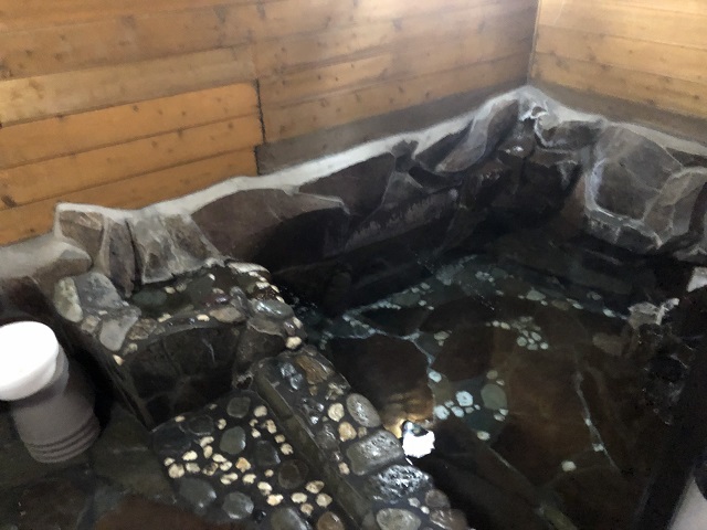 岩風呂が無料 カントリーベアーファミリーキャンプ場 ファミリーキャンピング